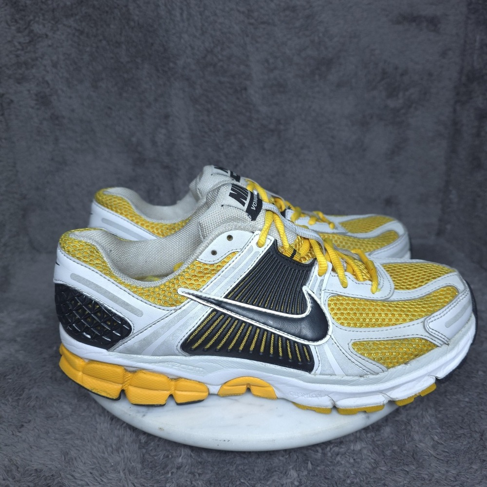 Nike Vomero 5 Shoes Mens Size 7.5 Yellow Low Top Running Sneakers FB9149-002